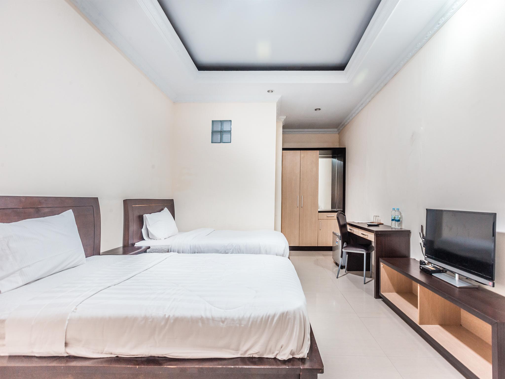 Oyo 1667 Wisma Lux Barkah Jakarta Exterior photo