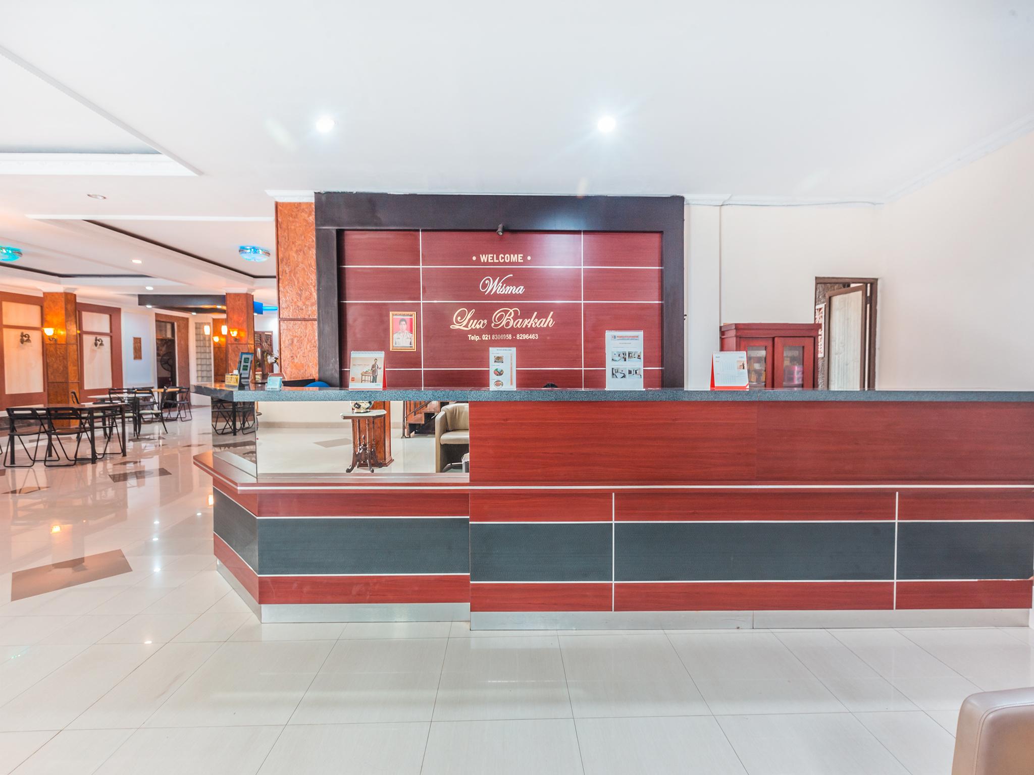 Oyo 1667 Wisma Lux Barkah Jakarta Exterior photo
