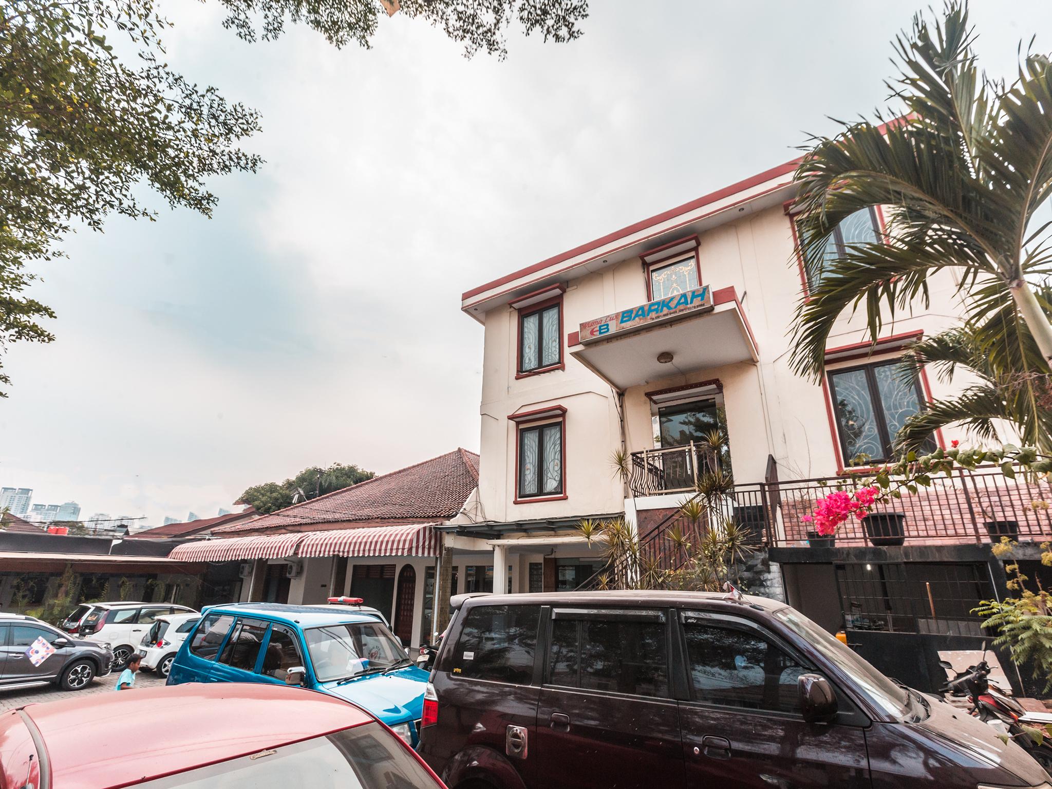Oyo 1667 Wisma Lux Barkah Jakarta Exterior photo