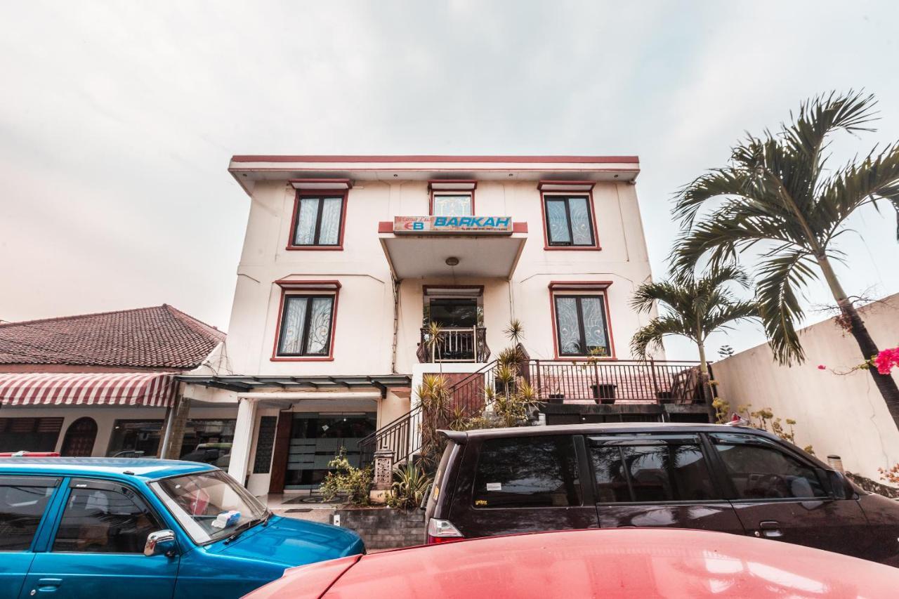 Oyo 1667 Wisma Lux Barkah Jakarta Exterior photo