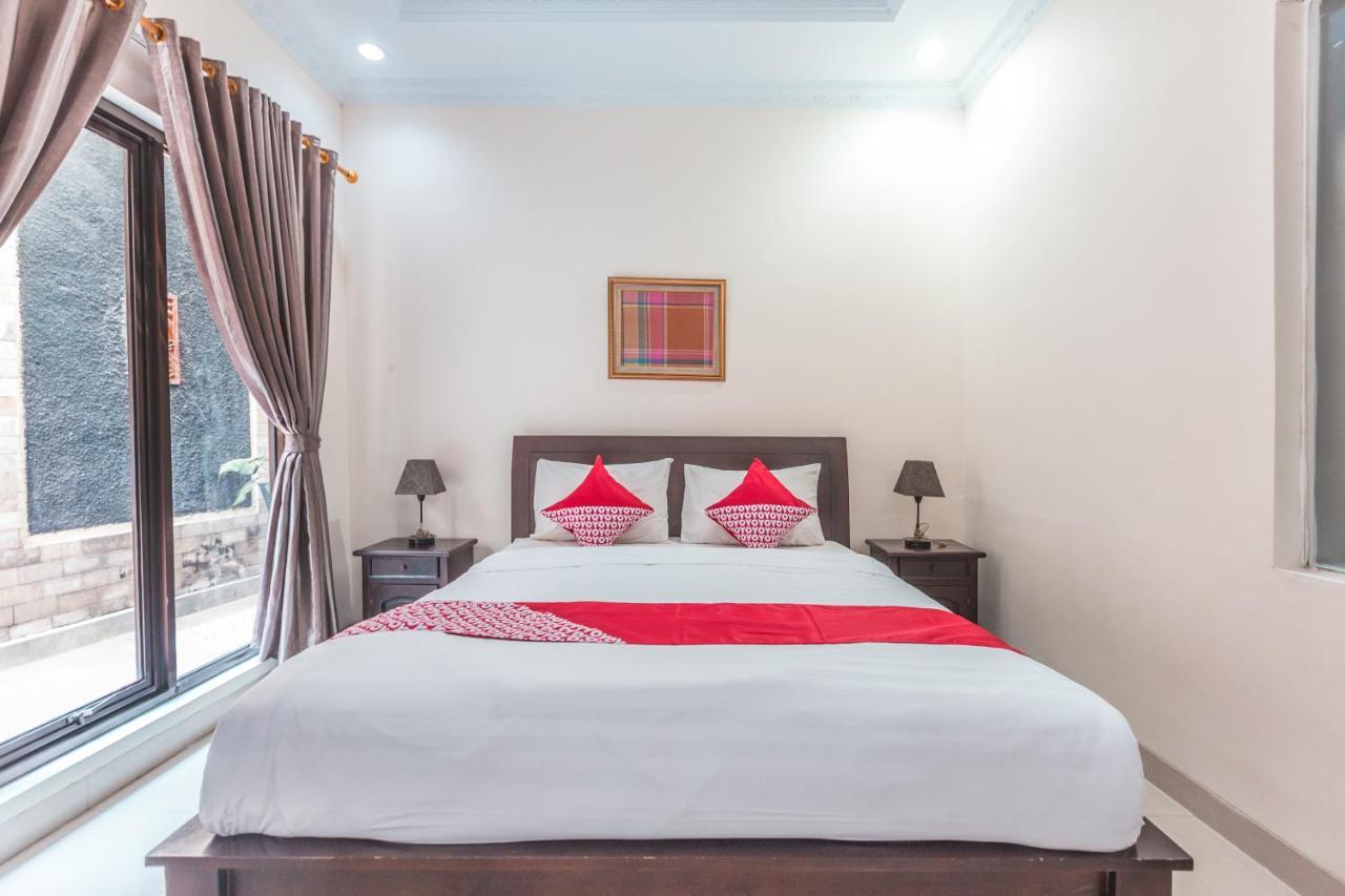 Oyo 1667 Wisma Lux Barkah Jakarta Room photo